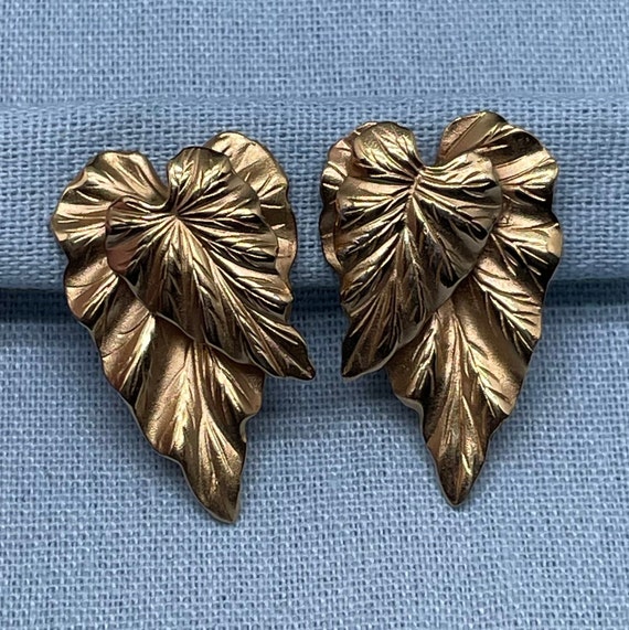 Vintage Monet Brushed Gold Double Layer Fig Leaf … - image 2