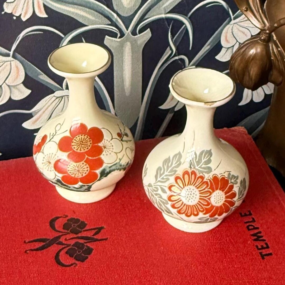 Inarco Japan Bud Vases: Mid-century Floral Porcelain Set - Etsy