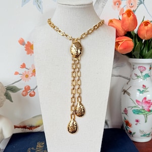 Collier Lariat en or martelé vintage | Bijoux tendance chaîne texturés des années 1970 | Collier bohème en Y à long pendentif goutte | Cadeau rétro audacieux pour elle
