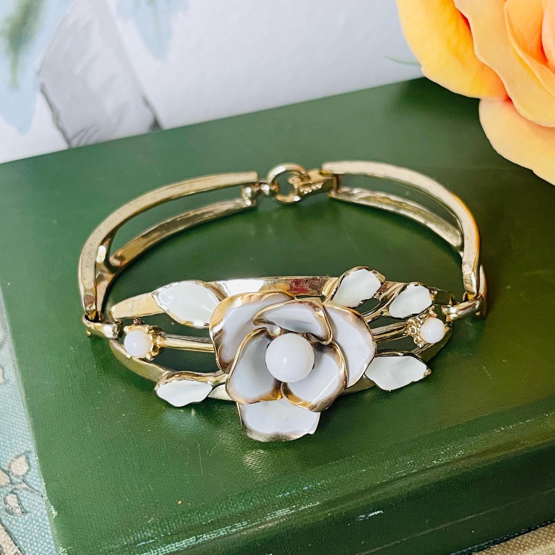 Coro Floral Bracelet - Etsy