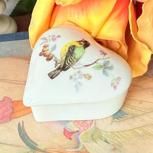 Vintage Limoges Frankreich Herz Trinketbox: Handgemalter Singvogel, 1960er Jahre Andenken
