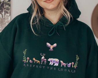 Respeta a los lugareños Animales del bosque Criaturas del bosque Sudadera con capucha mística Camisa de hadas Sudadera de cottagecore Suéter Zorro Búho Oso T