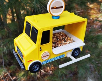 Burger Truck Birdfeeder