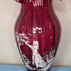 ヴィンテージ メアリー グレゴリー フェントン クランベリーガラス 花瓶 FENTON ART GLASS - Cranberry Mary Gregory 95th anniversary