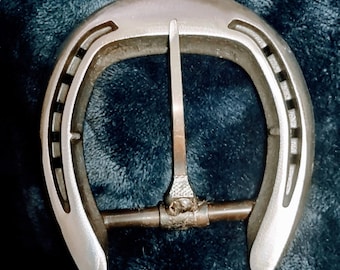Horseshoe Belt Buckle, Unique design, Polished Silver Finish, Fits 1.5in-2in Belt