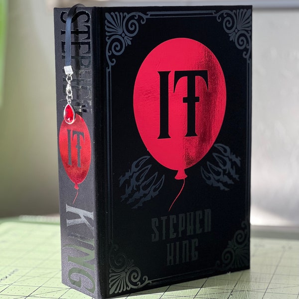 IT by Stephen King Handcrafted Rebounded Hardcover Special Edition