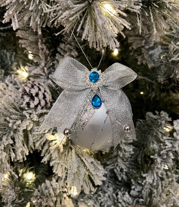 Shabby Chic Silver/Blue Christmas ornaments 3" Set of 6