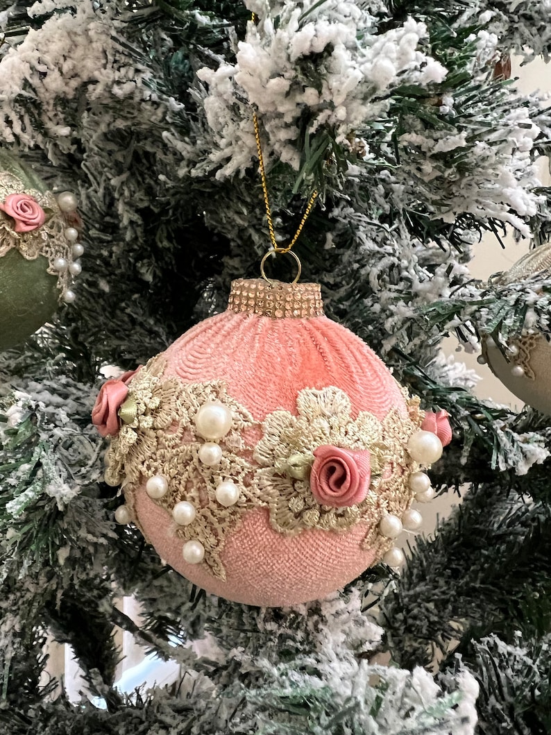 Vintage Velvet Victorian-style Christmas Ornaments With Gold Embroidery ...