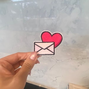 Parche bordado con forma de corazón para sobre de correo: para planchar, coser o para cartas