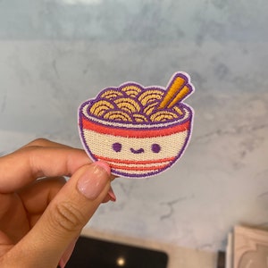 Broderilapp med skål med Ramen-nudlar - Stryk-på, sy-på, lapp med asiatiskt tema, matlapp