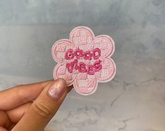 Parche bordado con forma de flor Good Vibes: para planchar o coser