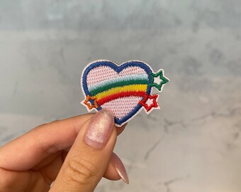 Broderimärke med stjärnfallshjärta - Stryk-på, Sy-på, Regnbågsmärke, Kawaii-märken, Söta märken, Flickmärken