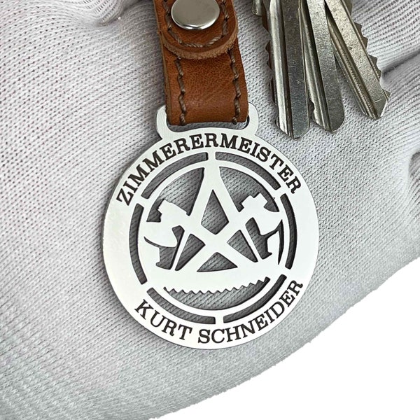 Zunftzeichen Personalisierter Zunftanhänger - Handgefertigter Edelstahl mit Zimmermann-Motiv - Das ideale Geschenk für Bauhandwerker