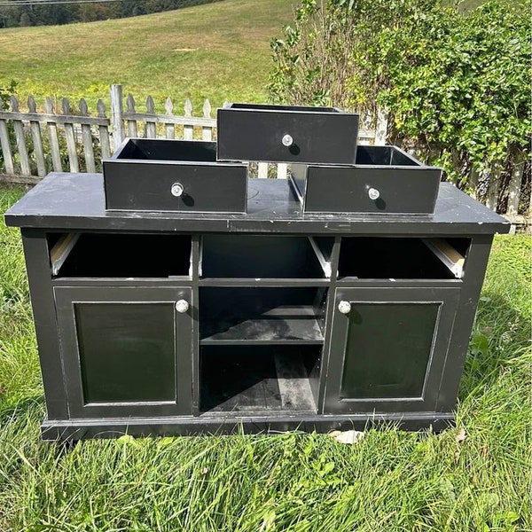 Commode en bois massif