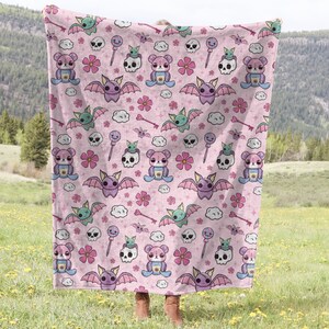Cute Pastel Goth Blanket, Pink Gothic Bat Baby Blanket, Spooky Kawaii Decor Floral Skull Girls Bedroom Throw, Babyshower Gift for Alt Mom