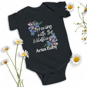 Simpatico body intero con segno zodiacale Ariete per bambino, miglior regalo per la mamma astrologica, vestito floreale naturale, regalo celeste per la doccia del neonato