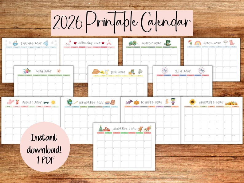 Puede incluir: Un conjunto de calendarios imprimibles de 2026, cada uno con un mes diferente con ilustraciones de temporada. Los calendarios est&aacute;n dispuestos sobre una superficie de madera, con el texto "2026 Printable Calendar" en la parte superior y "Instant download! 1 PDF" en la parte inferior.