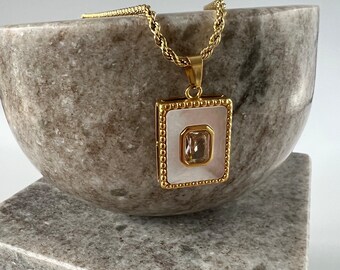 Jules Necklace