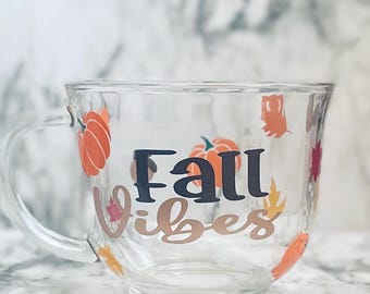 Taza de vidrio con ambiente otoñal - Hojas y calabazas otoñales - ¡Perfecta para lattes con especias de calabaza! - Vasos acogedores de temporada - Taza grande de vidrio