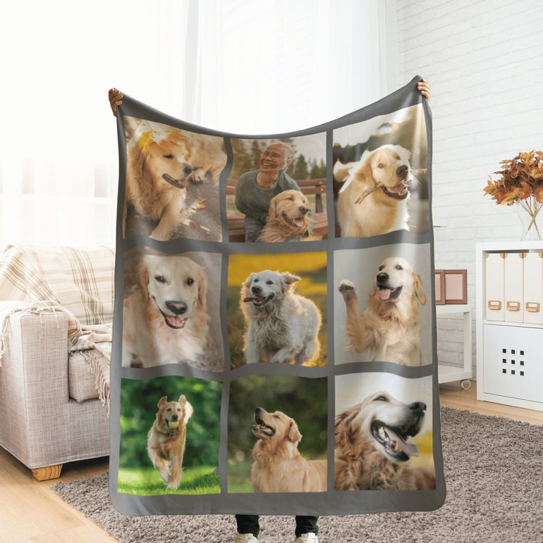 Puede incluir: Una manta de franela gris con un collage de nueve fotos de golden retrievers. Las fotos muestran a los perros en varias poses, incluyendo jugando, corriendo y sentados. La manta es una excelente manera de mostrar tu amor por tu amigo peludo.