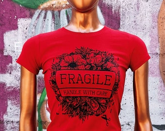 Organic T-Shirt „FRAGILE (handle with care)“ – Girly / Women’s slim fit Eco T-Shirt – Sustainably hand silkscreen printed