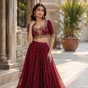 Veelzijdig pakpatroon in Indiase stijl met opties voor bustier en rok in verschillende maten.