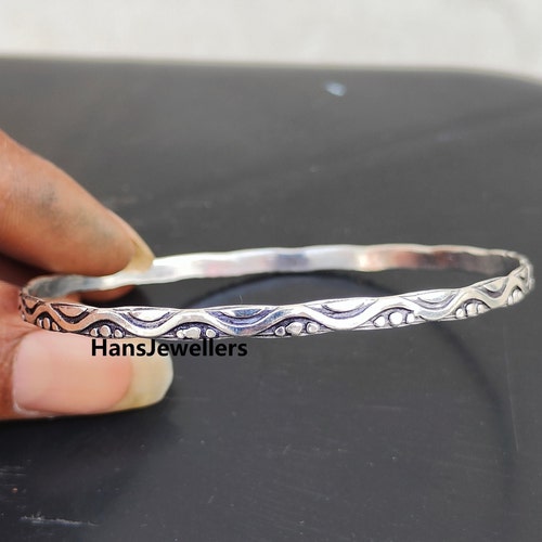Bracelet jonc texturé en argent sterling poinçonné - Fait main 4 mm de large