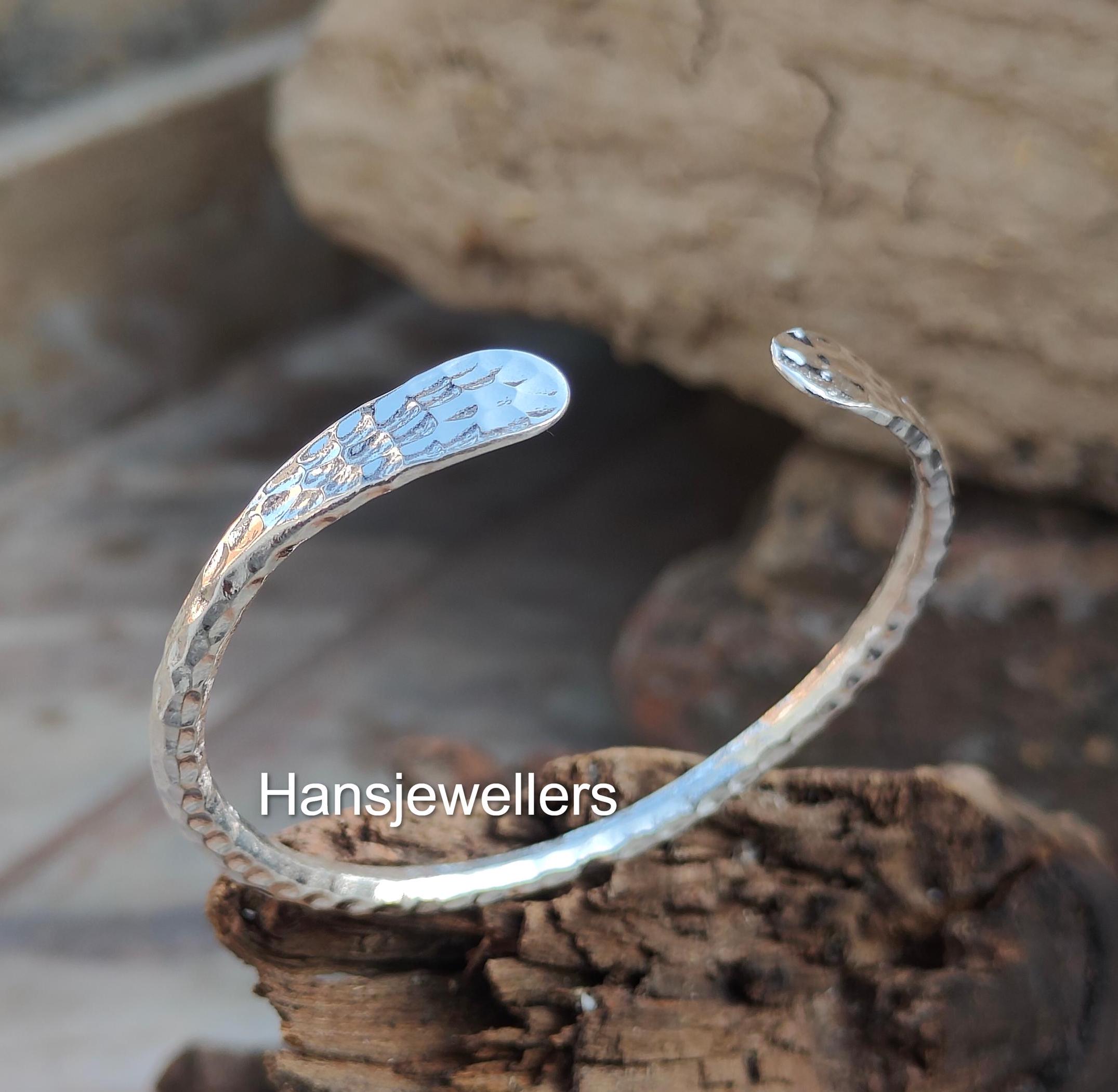 Bracciale rigido largo e spesso in argento massiccio 950 • Bracciale rigido regolabile doppio con linea - Italia