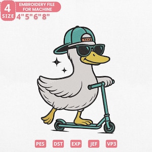 Puede incluir: Archivo de bordado con un pato de dibujos animados con gafas de sol y una gorra turquesa, montado en un patinete turquesa. El pato tiene pico y patas amarillas. Texto: "ARCHIVO DE BORDADO PARA MÁQUINA" y opciones de tamaño.