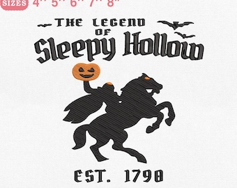 Może przedstawiać: Wzór haftu z napisem "The Legend of Sleepy Hollow" z jeźdźcem bez głowy na koniu wspinającym się. Projekt zawiera dynię i nietoperze. Dostępny w 5 rozmiarach: 10 cm, 13 cm, 15 cm, 18 cm i 20 cm.