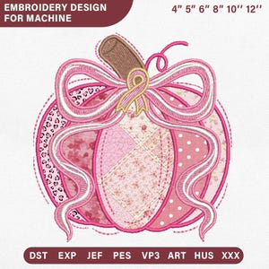 Può includere: Un disegno da ricamo per macchina con un motivo a zucca in tonalità rosa. La zucca ha un gambo marrone e un nastro rosa annodato a fiocco. Le sezioni della zucca presentano vari motivi, tra cui stampa leopardata, pois e fiori.
