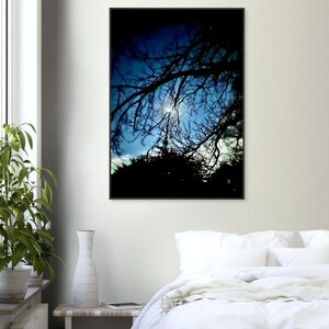"Klassisches Poster mit Rahmen aus mattem Papier und Metallrahmen ""Midnight Serenity: The Beauty of Twilight""
