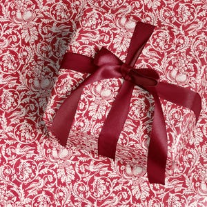 William Morris Queen Anne Wrapping Paper Vintage Christmas Gift Wrap William Morris Art Print Paper Gift Wrap Vintage Christmas Classy Red
