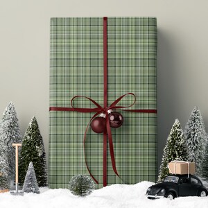Elegant green plaid gift wrapping paper for men’s Christmas gifts and formal occasions