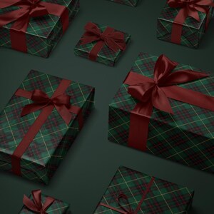 Classic Christmas tartan plaid wrapping paper green
Dark green plaid gift wrap for Christmas presents
Premium green tartan Christmas wrapping paper