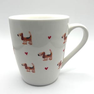 handbemalte Tasse mit Beagle Motiv, spülmaschinenfest, 340ml, Kaffeetasse, Kaffeebecher, Teetasse, Geschenkidee, Geburtstag