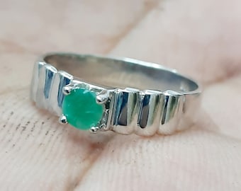 Anillo solitario de esmeralda, joyería de plata de ley con piedra natal de mayo