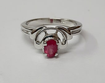 Anillo de plata de ley con rubí natural, estilo bohemio hippie, hecho a mano.