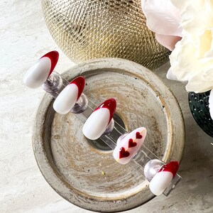 Valentine (Rote Spitze + rote Herzen) - Luxus Gel Press On Nail Set
