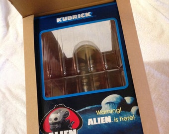 Alien BIG CHAP Medicom Kubrick Lego 400% Rare MIB Never Removed