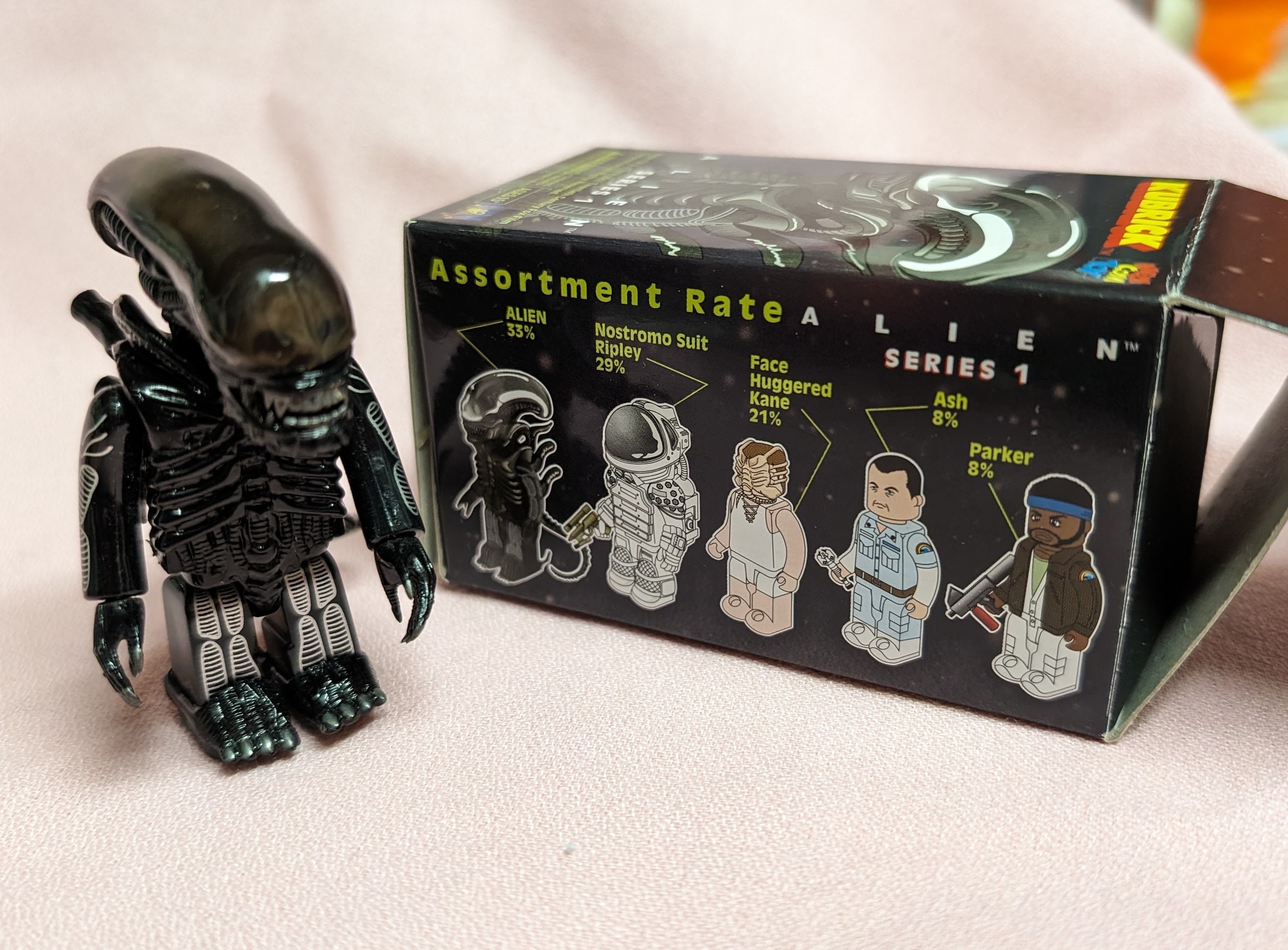 Alien Kubrick Figure Medi-com Toy 2007 Blind Box Figure Alien Kubrick Figure Medi-com Toy 2007 Blind Box Figure