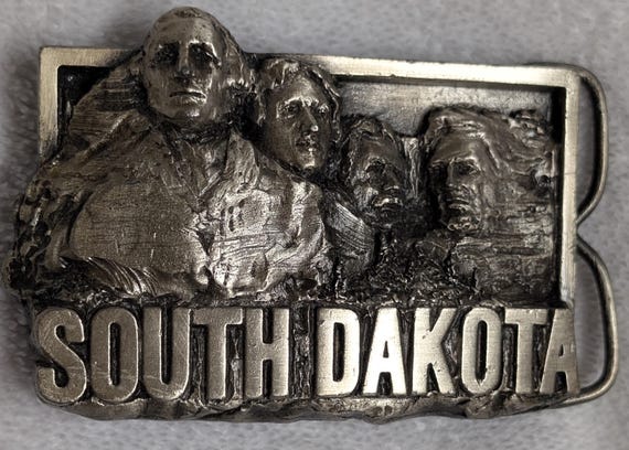 South Dakota Mount Rushmore Mt Belt Buckle 1980s. Heavy Metal