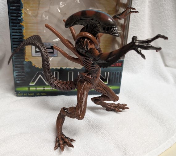 Alien Resurrection Warrior Drone Figure Kenner Toys 1997 Hasbro