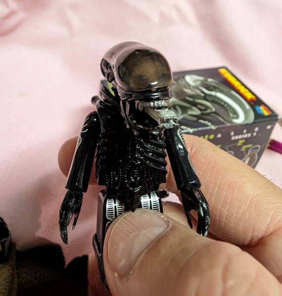 Alien Kubrick Figure Medi-com Toy 2007 Blind Box Figure Alien Kubrick Figure Medi-com Toy 2007 Blind Box Figure
