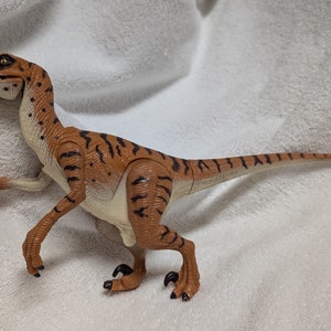 Vintage Jurassic Park The Lost World Screaming Electronic Velociraptor Figure 1997 Working great clean Condition Kenner Toys