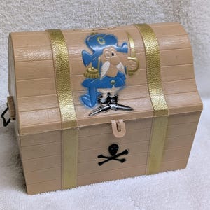 Cap'n Crunch Rare Treasure Chest Coin Bank Mail Away Premium
