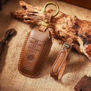 Handgefertigte Leder Schlüsselanhänger Cover Kompatibel für Ford Focus Mondeo Edge usw., Autoschlüssel Hülle Fit für Lincoln Aviator Nautilus, Geschenk für Ihn Sie