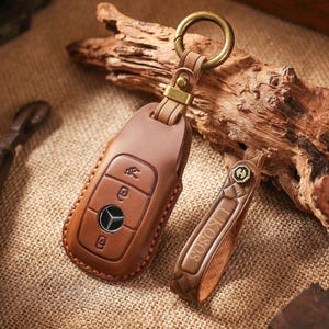 Housse en cuir personnalisée pour porte-clés compatible pour Mercedes Classe C E S E300L C200L C260L GLA GLB GLC, etc., Étui pour clés de voiture, Cadeau pour lui et elle