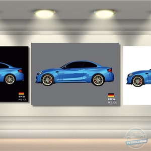 Puede incluir: Un coche deportivo BMW M2 CS azul con ruedas negras y una bandera alemana en el lateral. El coche está sobre un fondo gris.