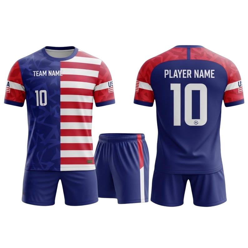 Puede incluir: Un conjunto de uniforme de f&uacute;tbol que incluye camiseta y pantal&oacute;n corto. La camiseta tiene un dise&ntilde;o de rayas azules y blancas en la parte delantera, con el n&uacute;mero 10 en blanco. El pantal&oacute;n corto es azul liso. La parte trasera de la camiseta es azul con el n&uacute;mero 10.